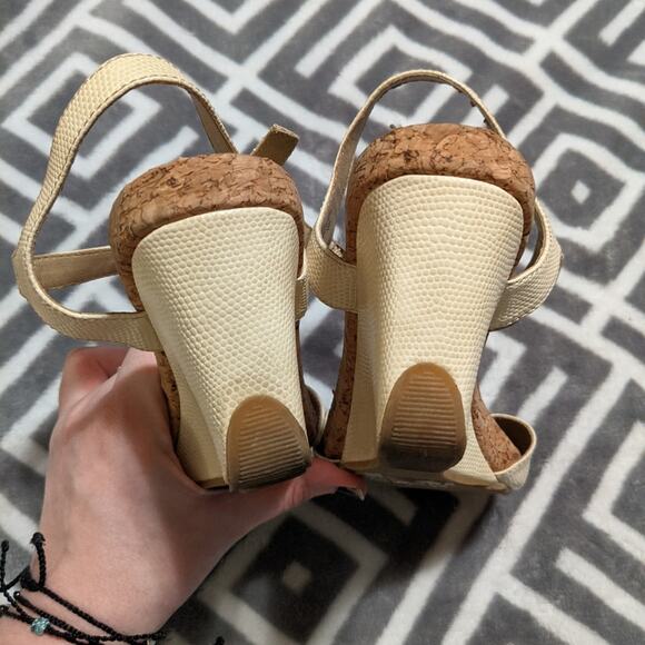 Kenneth Cole Embellished Decorative Wedge Sandals Size 8 - Picture 3 of 5